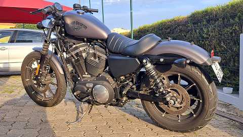 HARLEY-DAVIDSON CUSTON 