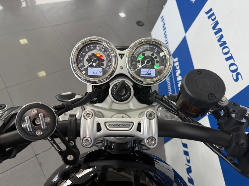 TRIUMPH SPEED TWIN 1200