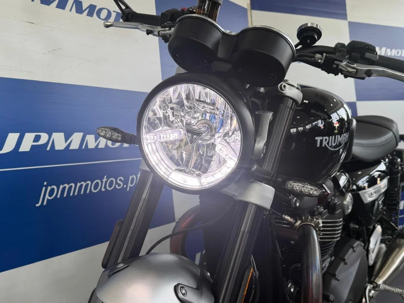 TRIUMPH SPEED TWIN 1200